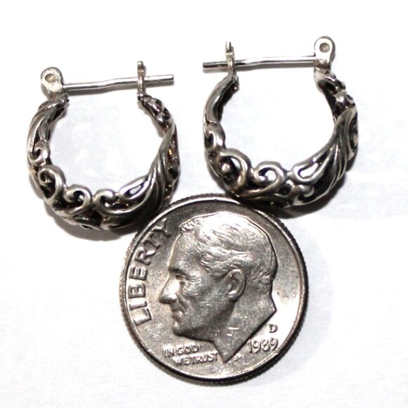 Jezlaine Sterling Silver Small Filigree Hoop Earrings - Picture 3 of 5